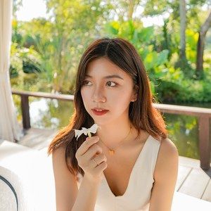 Meet your Posher, Chloe